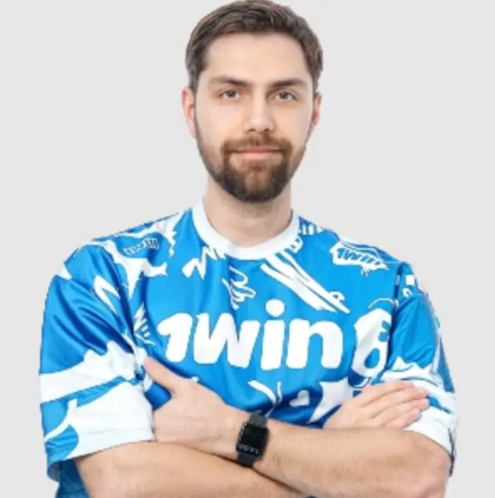 Ahilles (Timur Kulmuhambetov, Entrenador) Ahilles (Timur Kulmuhambetov, Entrenador)